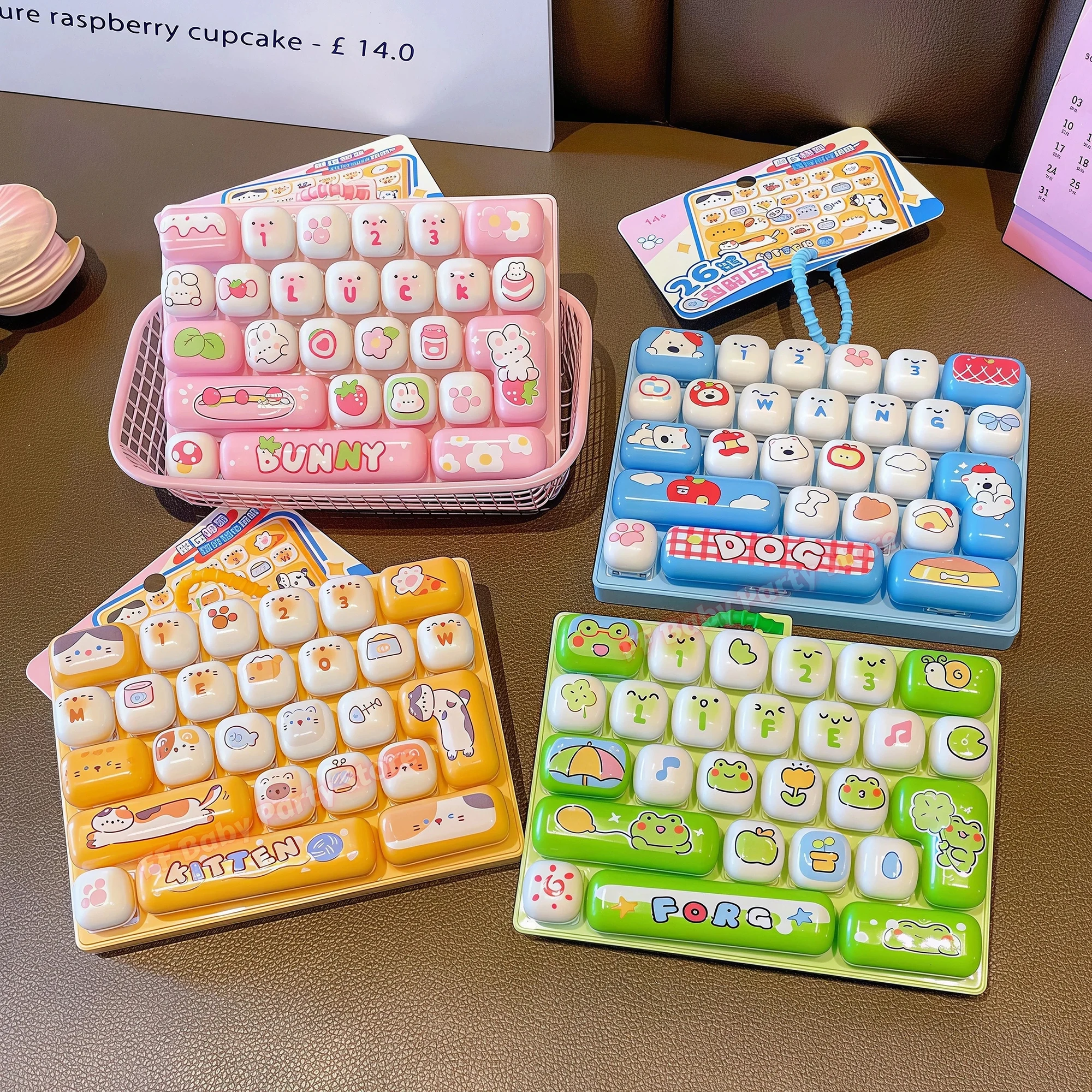 Cartoon 26-key Keycap Clicker Anti Stress Fidget Keyboard Keychain Decompression Pendant 키캡 Relax Party Favors Gifts 26구 키캡 키링