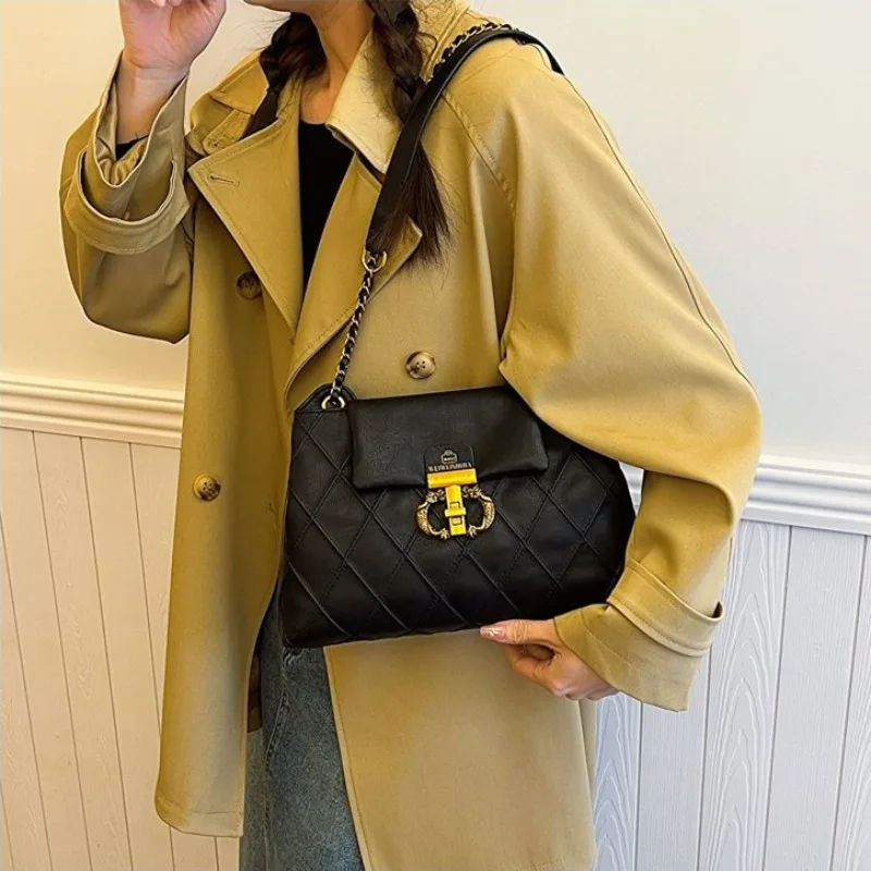 

Женская легкая сумка через плечо, которую легко носить с собой для покупок и длинных прогулок. Дизайн без усталости.