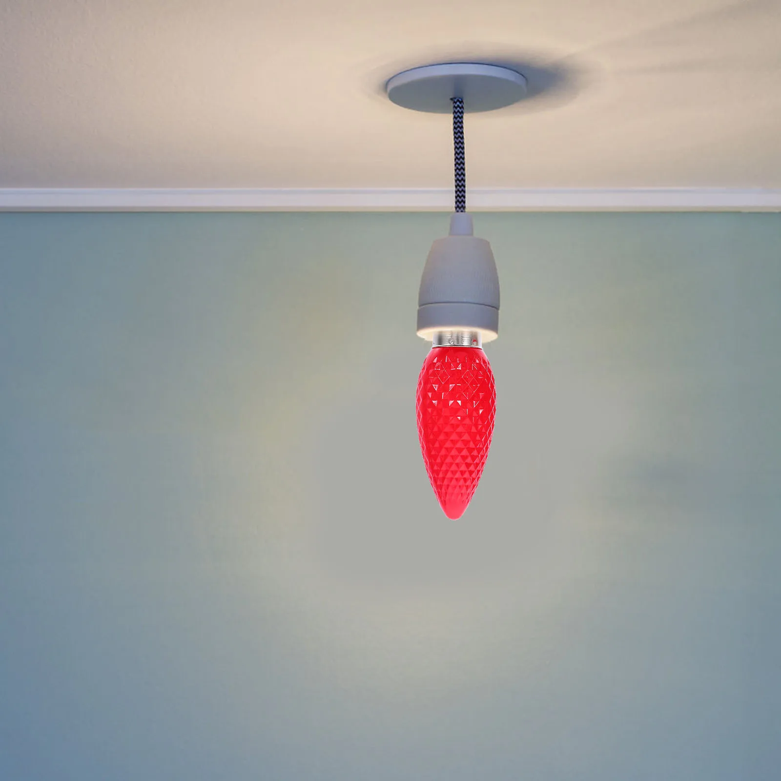 

2 Pcs LED Candelabra Bulbs Diamond Pattern Colored E14 Base Christmas Lights Strawberry Pineapple Design Warm Light