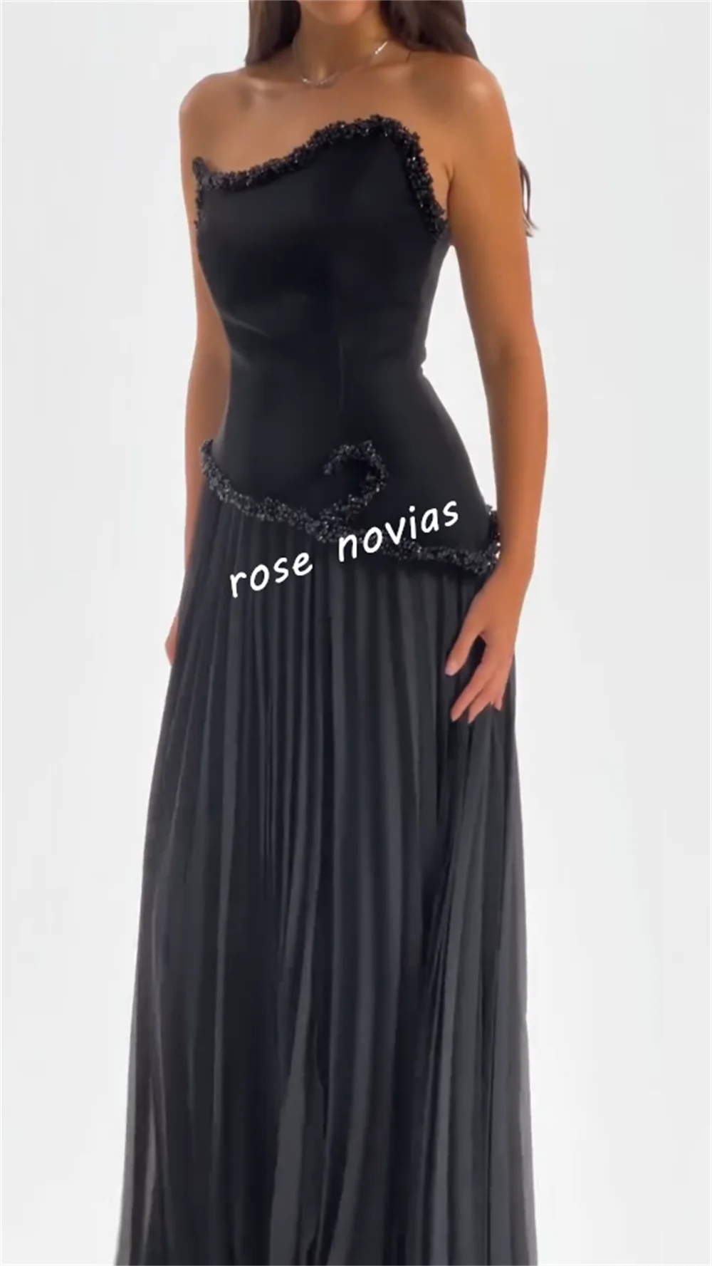 カスタムメイドのシャルムーズプリーツグリッターストラップレスAラインロングドレス、オーダーメイドの特別な機会、気品のある女性のためのエレガントなイブニングパーティードレス