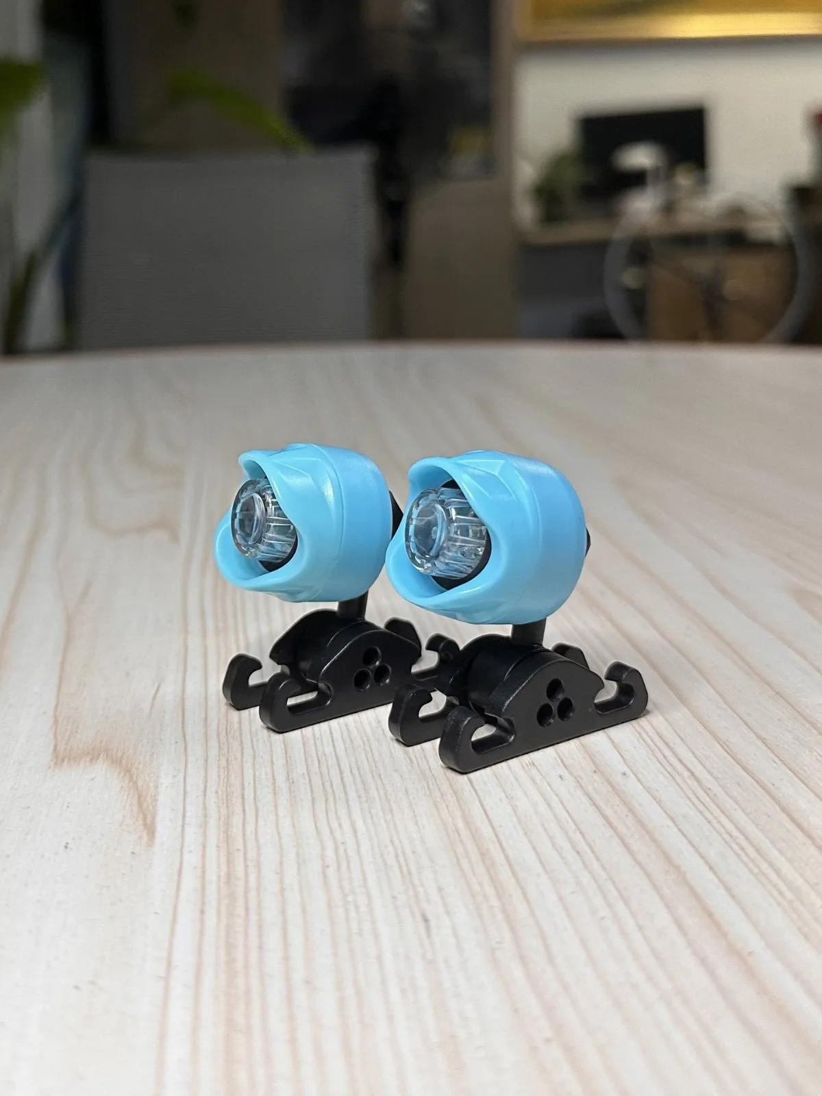 

2Pcs LED USB Warning Shoe Lights Waterproof Shoes Lights Headlights Haking Light Sports Lighting Decoration Funny Shoe