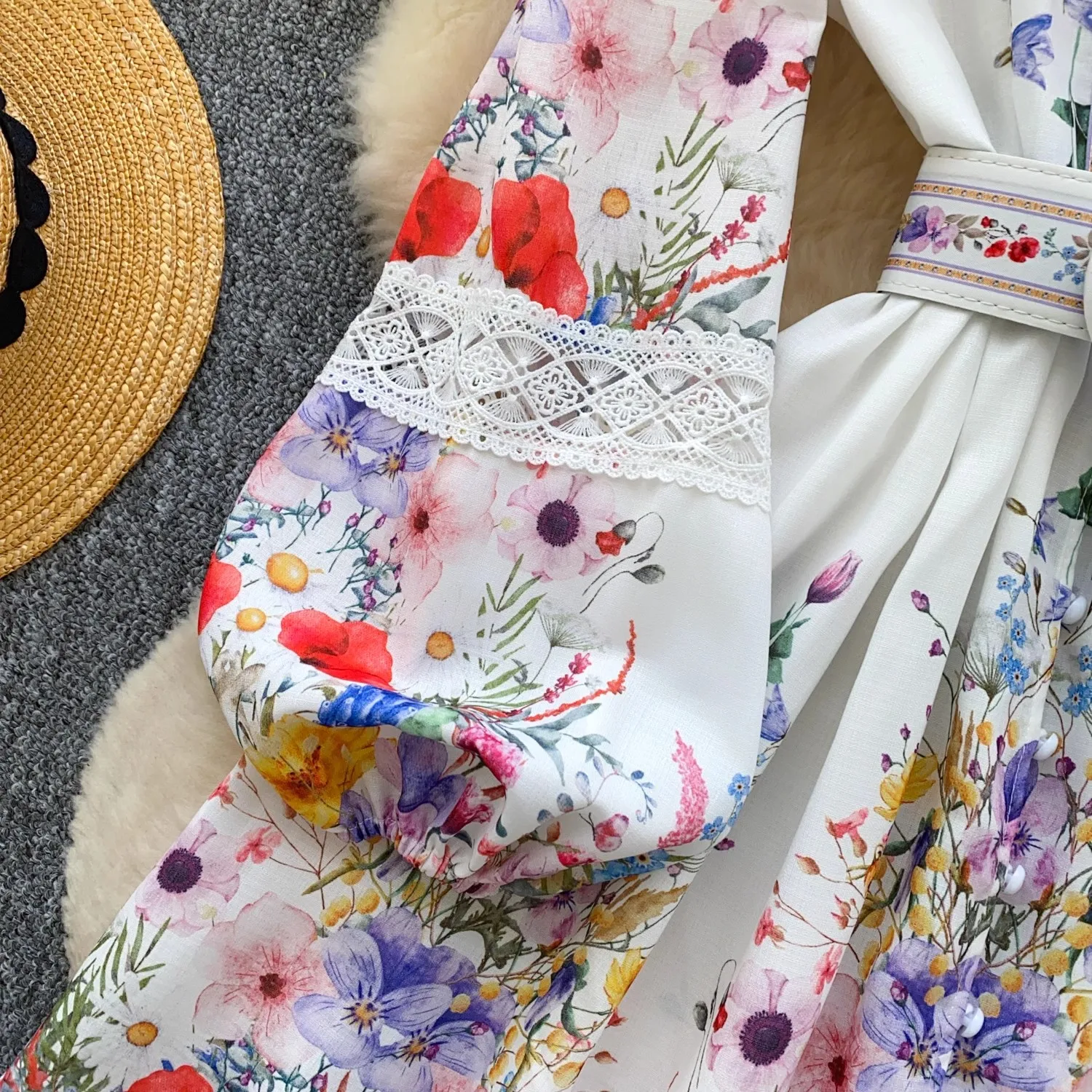 2025 verano encaje empalme precioso flor Mini vestido vacaciones mujeres linterna manga cuello pico cinturón de un solo pecho Vestidos cortos de fiesta