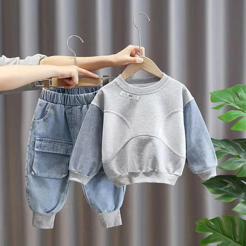 

Одежда для маленьких девочек, костюм, комплект с капюшоном для мальчиков, осень 2024, детская модная спортивная одежда, весенний красивый модный повседневный комплект из 2 предметов