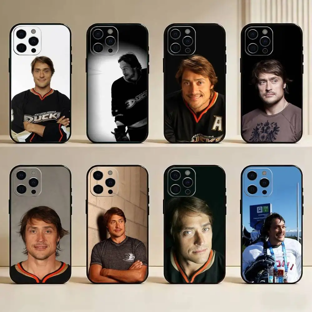 Funda de Teléfono Deportiva Teemu Selanne - Finlandia - Delantero Derecho - Hockey sobre Hielo para iPhone 17, 16, 15, 14, 13, 12, 11 Plus, Pro Max, Otros, Suave, Negra