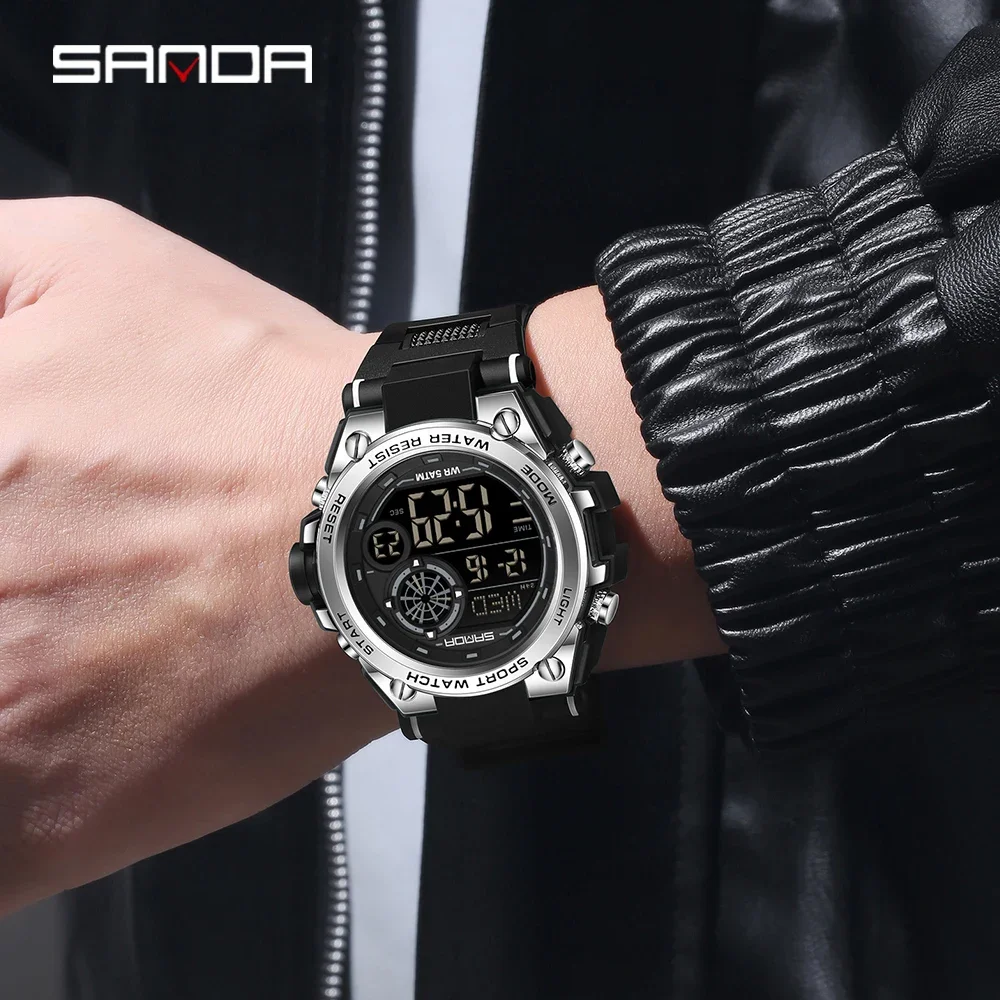 SANDA 6255 Orologio elettronico da uomo di moda Sport all'aria aperta Orologio elettronico da uomo multifunzionale impermeabile con luce notturna a LED 2025