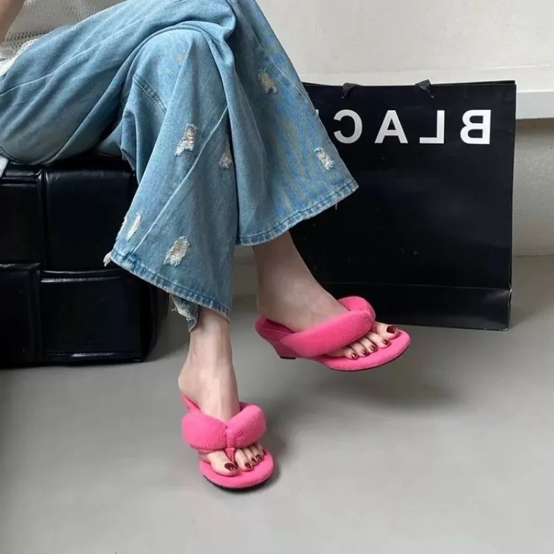 2026 الصيف شبشب نسائي موضة ضيق النطاق السيدات الانزلاق على الوجه بالتخبط كعب إسفين منخفض فستان في الهواء الطلق الشرائح Mujer #3