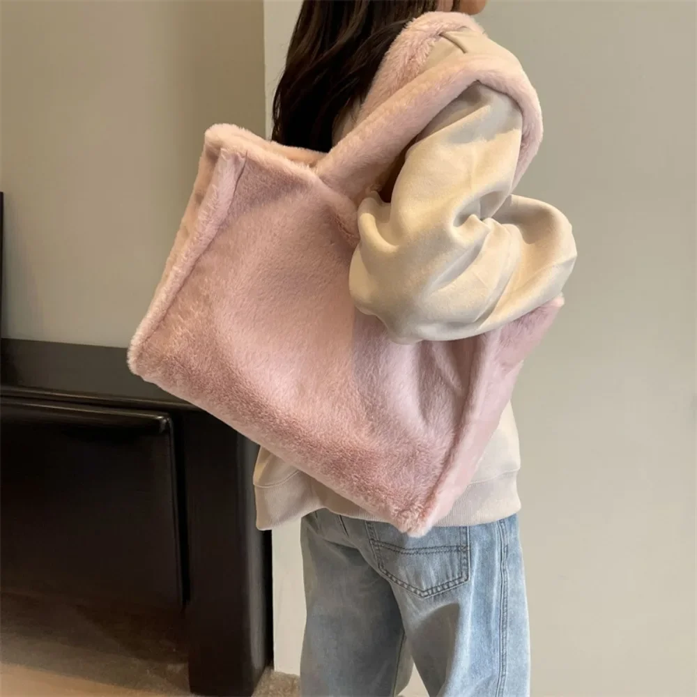 Large Capacity Single Shoulder Plush Tote Bag Fashion Commute 2024 New Fashion Autumn and Winter Fur Bag Carrying