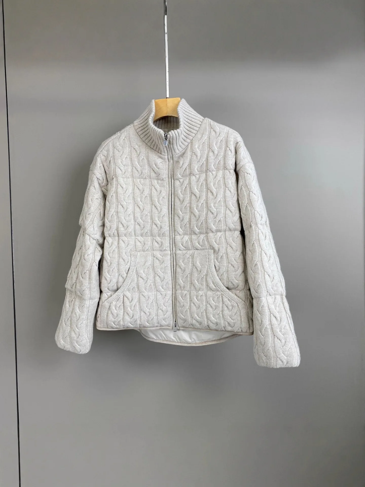 سترة منسوجة ملتوية بياقة واقفة من الكشمير مزيج أوزة أسفل أنيقة ومتعددة الاستخدامات وغير رسمية #3