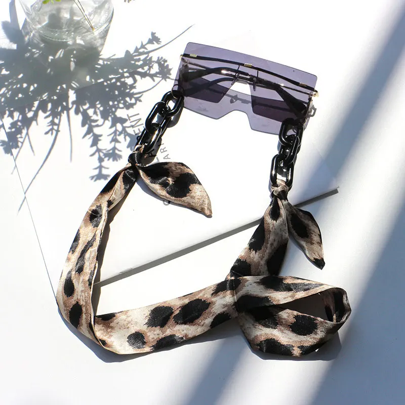 

Retro Eyeglass Chain Stylish Eyeglass Retainers Vintage Printed Eyewear Cord Anti-loss Eyeglass Chain for Outdoor Travel