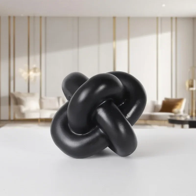 Creative Resin Black Geometric Knot-Shaped Ornament Abstract Irregular Resin Knot Chain Craft Ornament Interior Aesthetic Decor