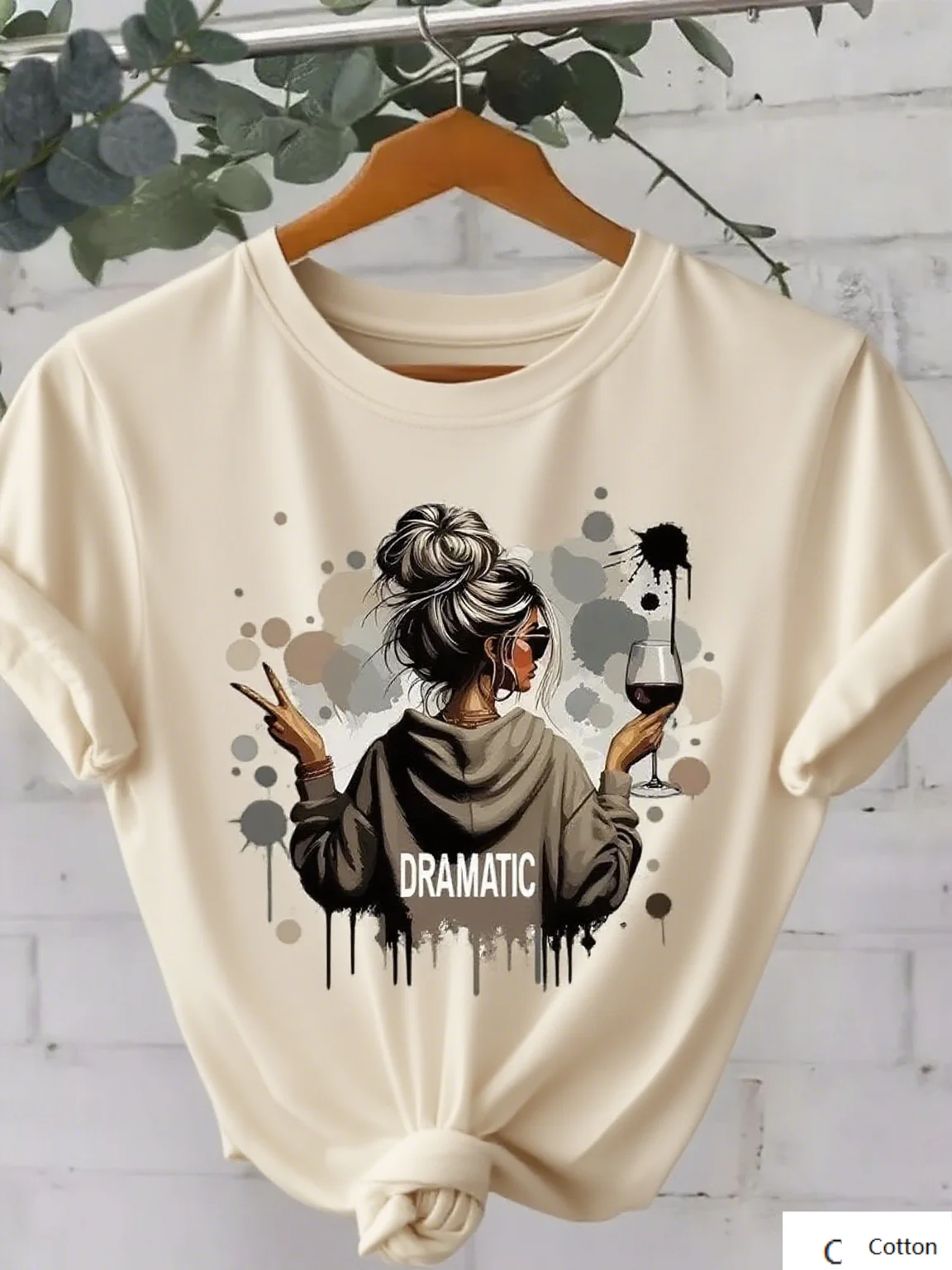 تي شيرت قطني عالي الجودة مع طباعة فنية للمرأة التي تحمل النبيذ والكلمات الدرامية ملابس الشارع الشهير وصل حديثًا تي شيرت S-4XL