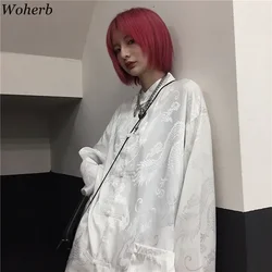 Woherb-男性と女性のためのドラゴンプリントのブラウス,ストリートウェアスタイル,チャイニーズスタイル,バックル付きスタンドカラー,ヴィンテージ,黒と白のシャツ