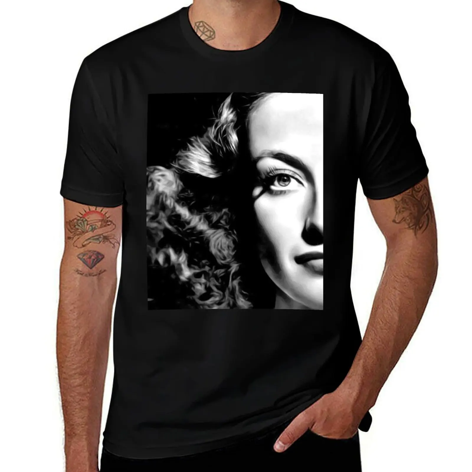 

Portrait of Joan Crawford, famous American actress in Hollywood in mid-twentieth century T-Shirt