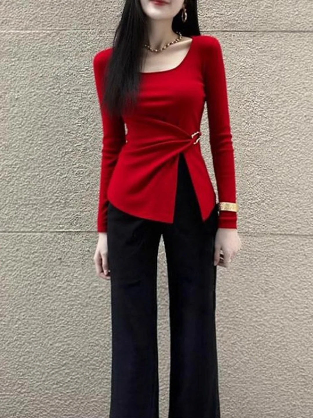 

Red Knitted Base Layer Asymmetrical Slit Women's T-shirt Korean Style Winter Long Sleeve Fashionable Age-defying Outfit