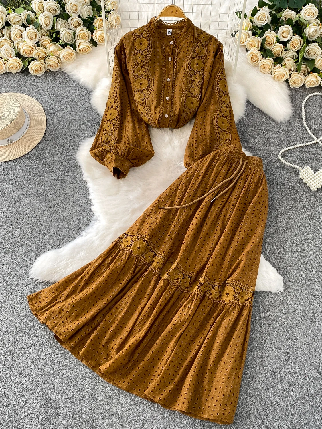 Conjunto de Duas Peças F Estilo Retrô: Csa de Botões Vazada com Renda e Saia Midi de Cintura Alta Modeladora - Moda...