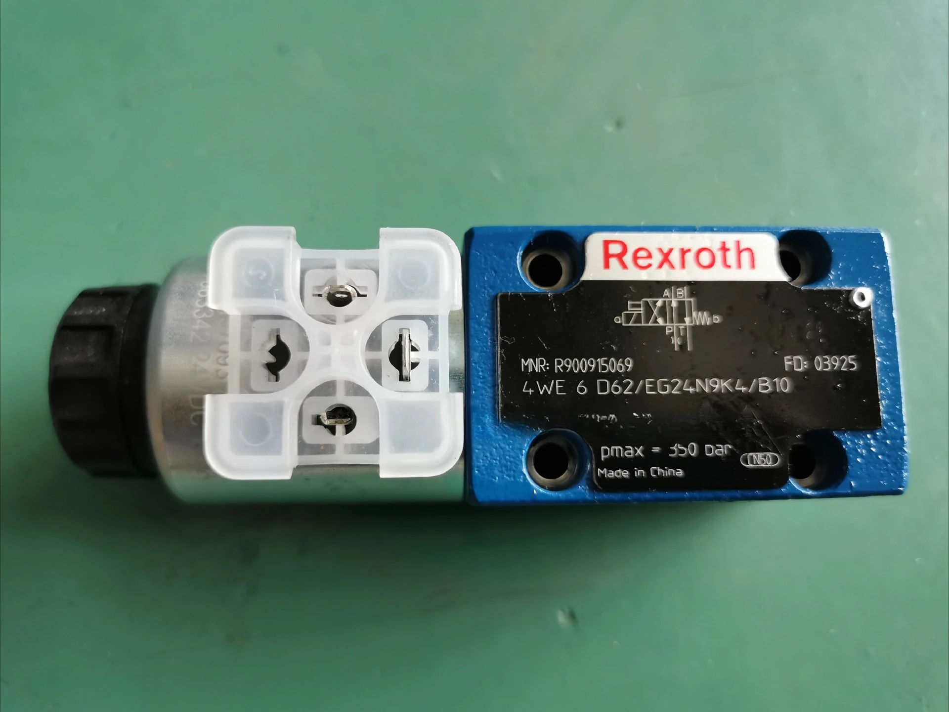 

R900561274 4WE6D6X/EG24N9K4 directional valve