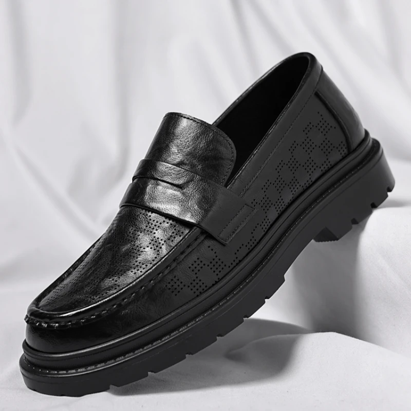 

Leather men's shoes, breathable and casual, one foot punched Le Fu shoes, hollowed out flat bottomed Mo Ka Xin driving shoes