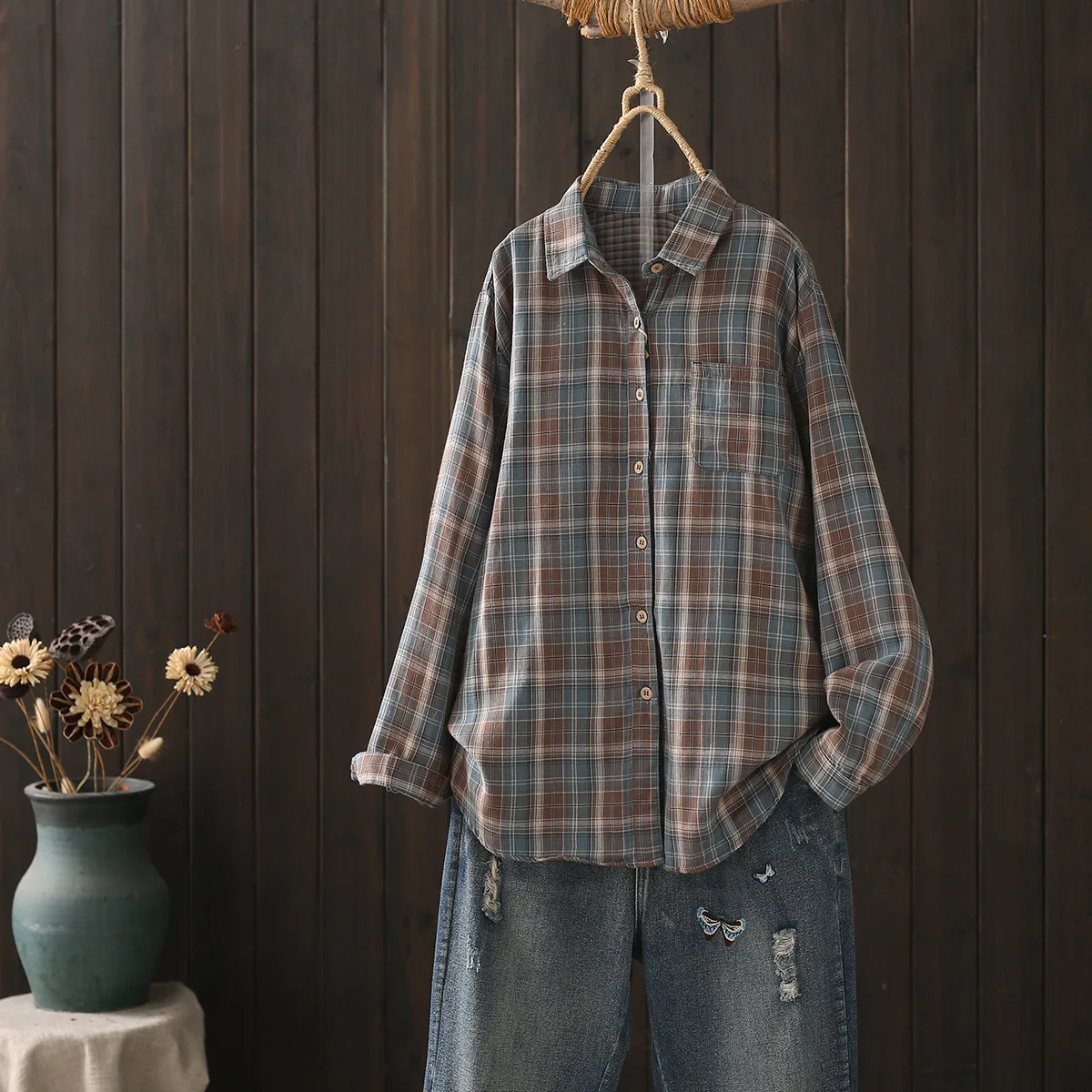 2025 Herbst Damenbekleidung mittleren Alters im japanischen Stil, Vintage, lässig, Baumwollgarn-Karomuster, karierte Damenhemden