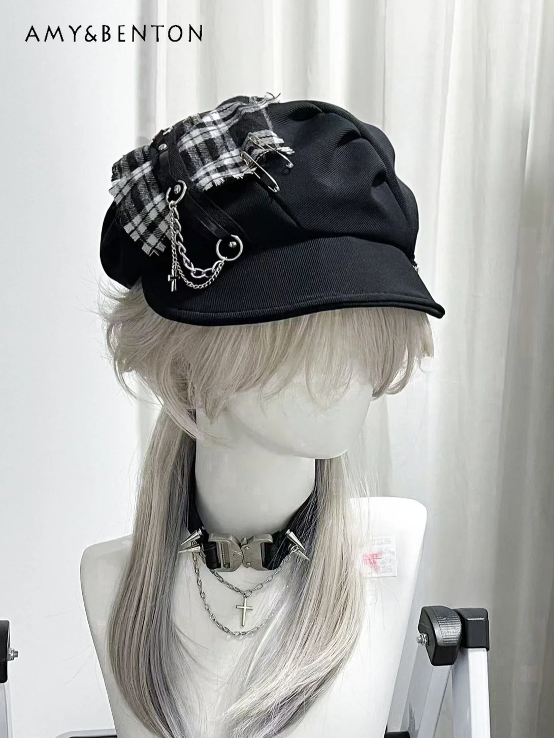 

Subculture Punk Pin Chain Pendant Beret American Retro All Match Y2K Gothic Hats Harajuku Plaid Stitching Berets Caps for Women