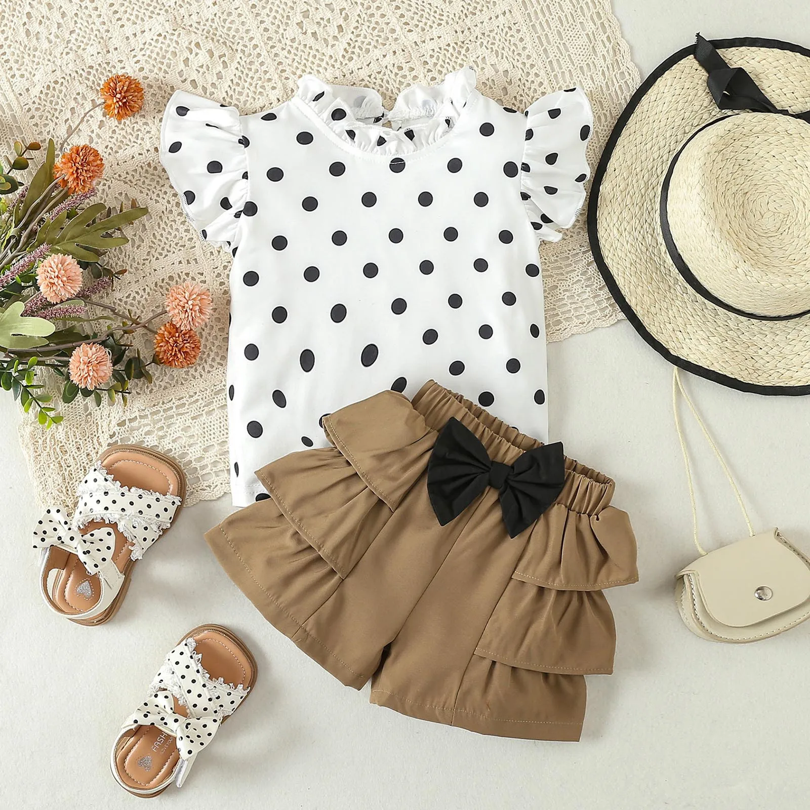 

0-4Y Toddler Girls Summer Clothes Sets Ruffles Fly Sleeve Dot Prints T Shirt Tops Bowknot Shorts Outfits Two Piece Outfits Girls