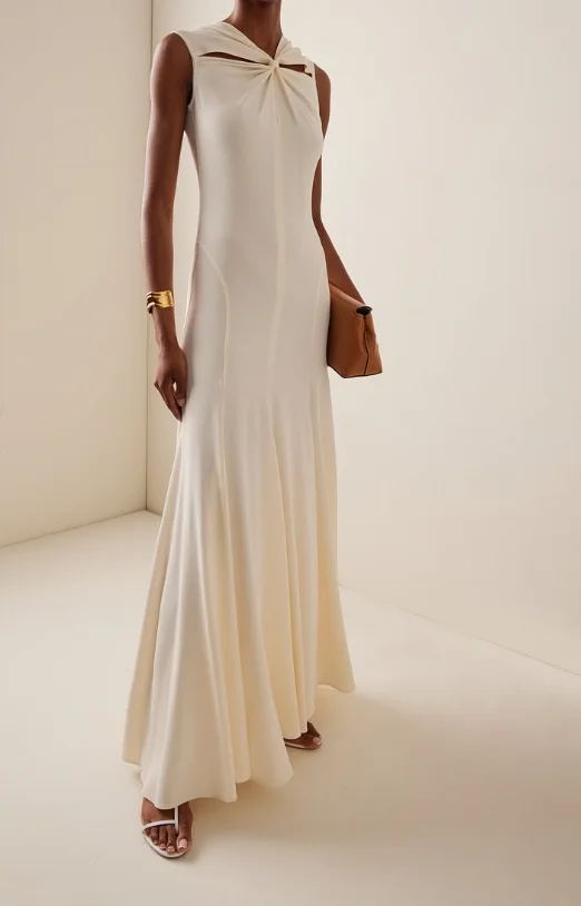 

Sleeveless slim fit and pure white elegant long dress