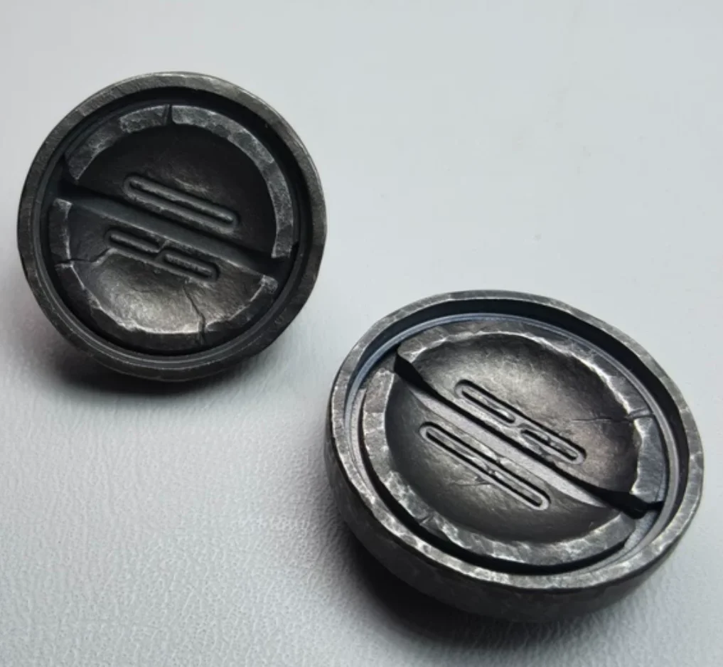 Used EDC Lautie Bit09 Three Leaf Titanium Alloy+Bright Stone Carving spinner Fingertip gyroscope Decompression toys