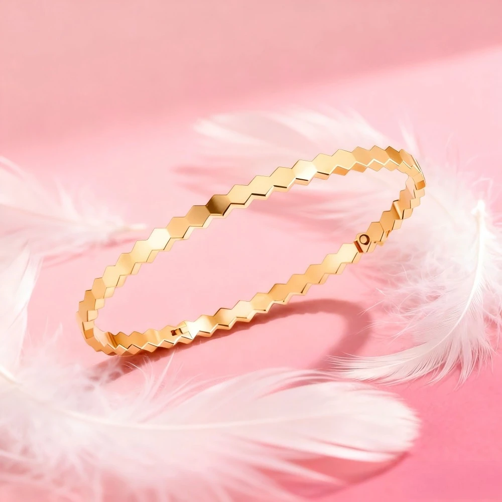 

Новинка 2025 года, элегантные аксессуары, корейская версия, титановая сталь, бриллиантовый сотовый браслет для мужчин и женщин, бриллиант