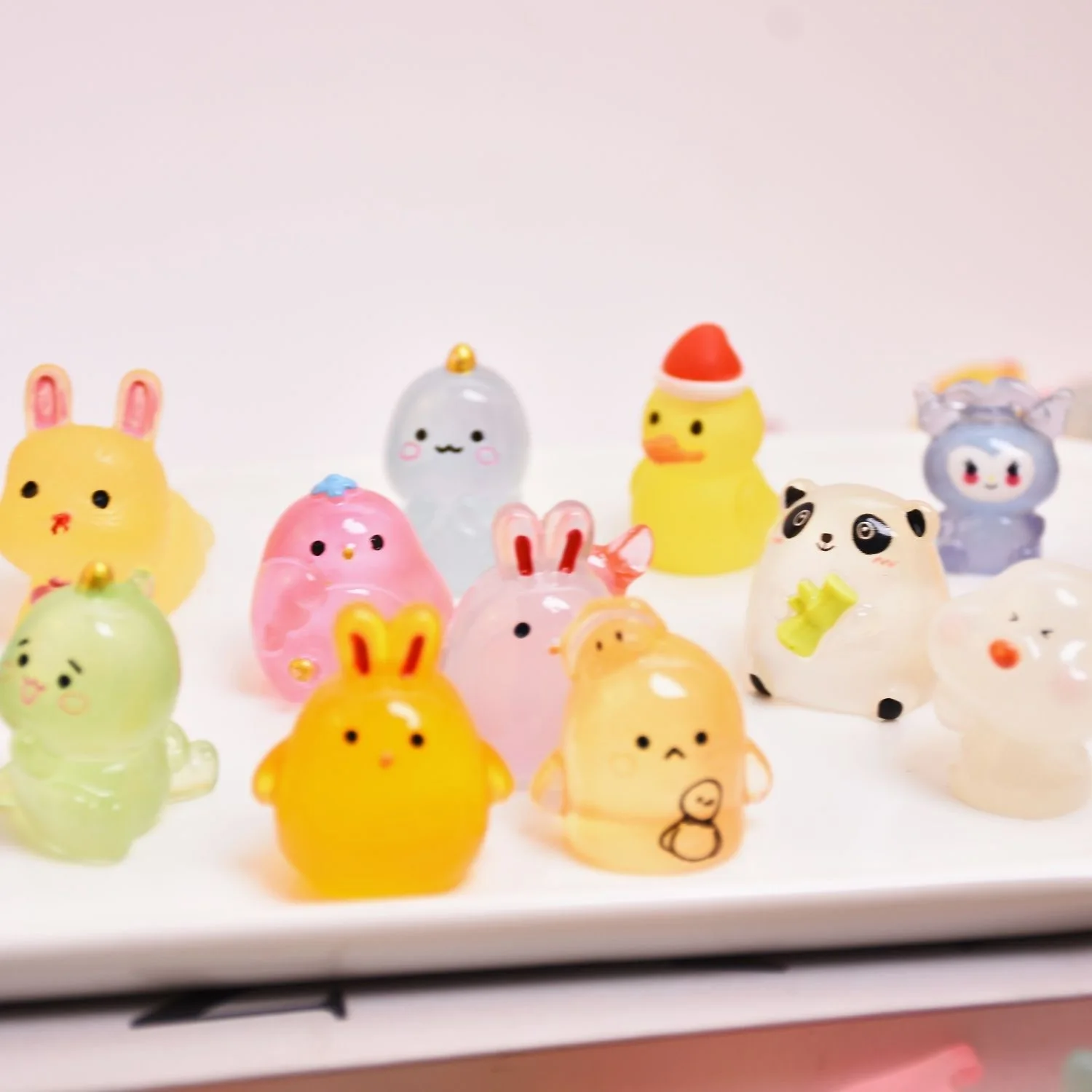 

60pcs Luminous Resin Animal Mini Creative Home Garden Decoration Accessories Desktop Model Ornaments Animal Children's Gifts