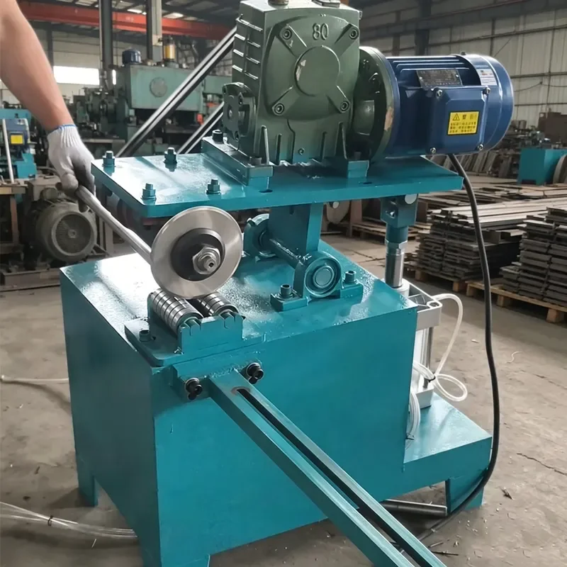 Factory Direct Rotary Roller Electric Pipe Cutting Machine for Cutting Round Metal Pipes Equipped with 1.5KW Motor
