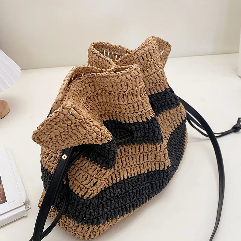 New Stripe Crochet Large Capacity Braided Bag Single Shoulder Bag Tote Straw Braided Bag Drawstring Women\'s Bag