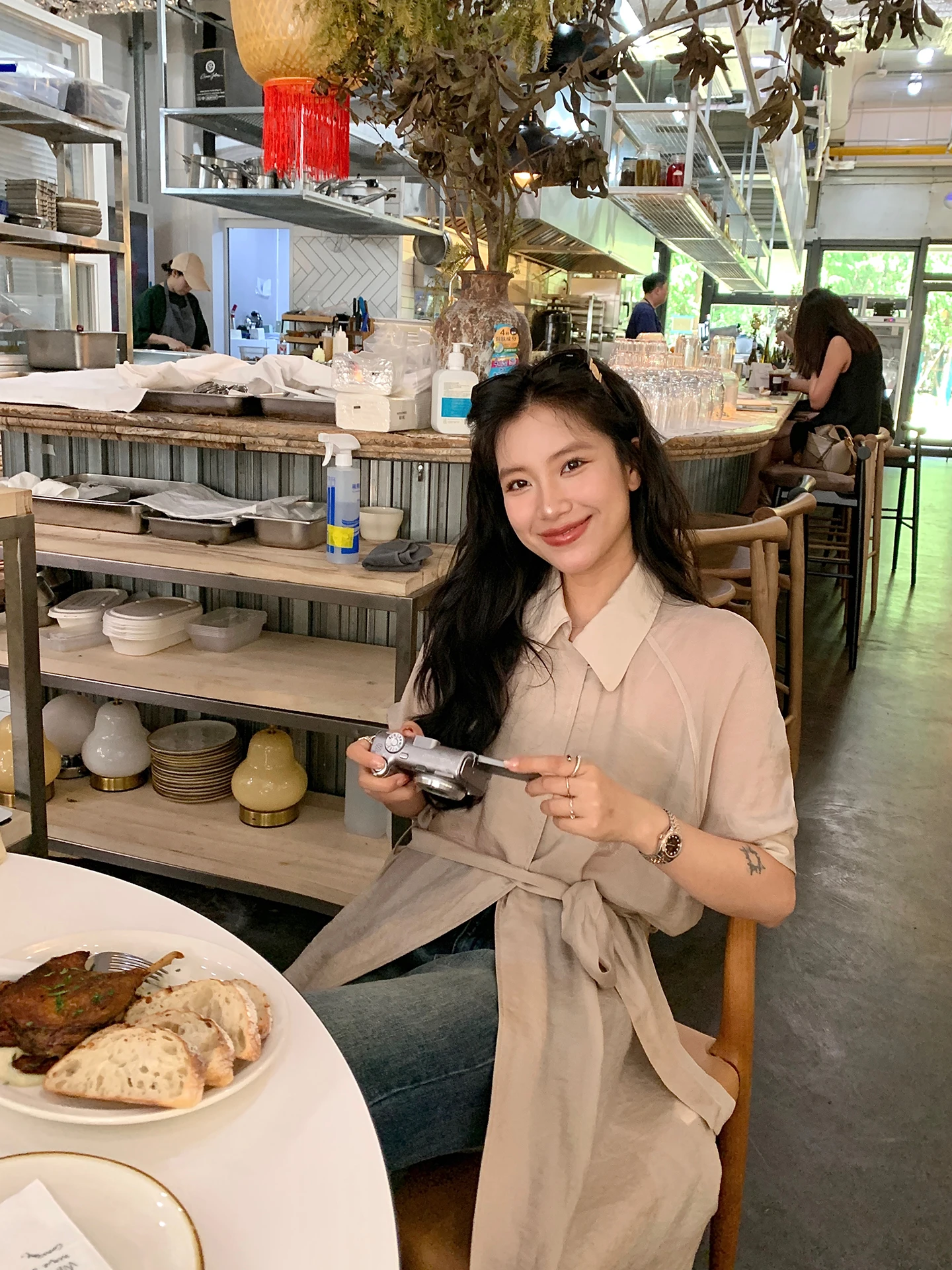 

DaqianwithU Прозрачная шелковая ветровка с защитой от солнца, женская, для повседневной носки, струящаяся, легкая, летняя, модная