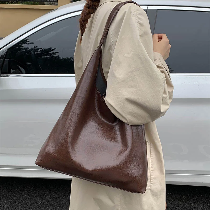 

2025 Quilted Tote Bag for Women Spacious Chain Strap Embroidered Shoulder Bag Large Capacity Crossbody, Vintage Designer Bag