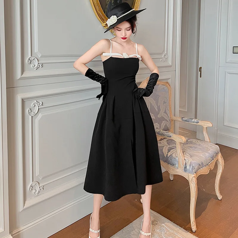 

2022 Hepburn Black Dress Elegant Sexy Slip Big Swing Female Event Dress White Flower Solid Color Summer Vacation Vintage Dresses