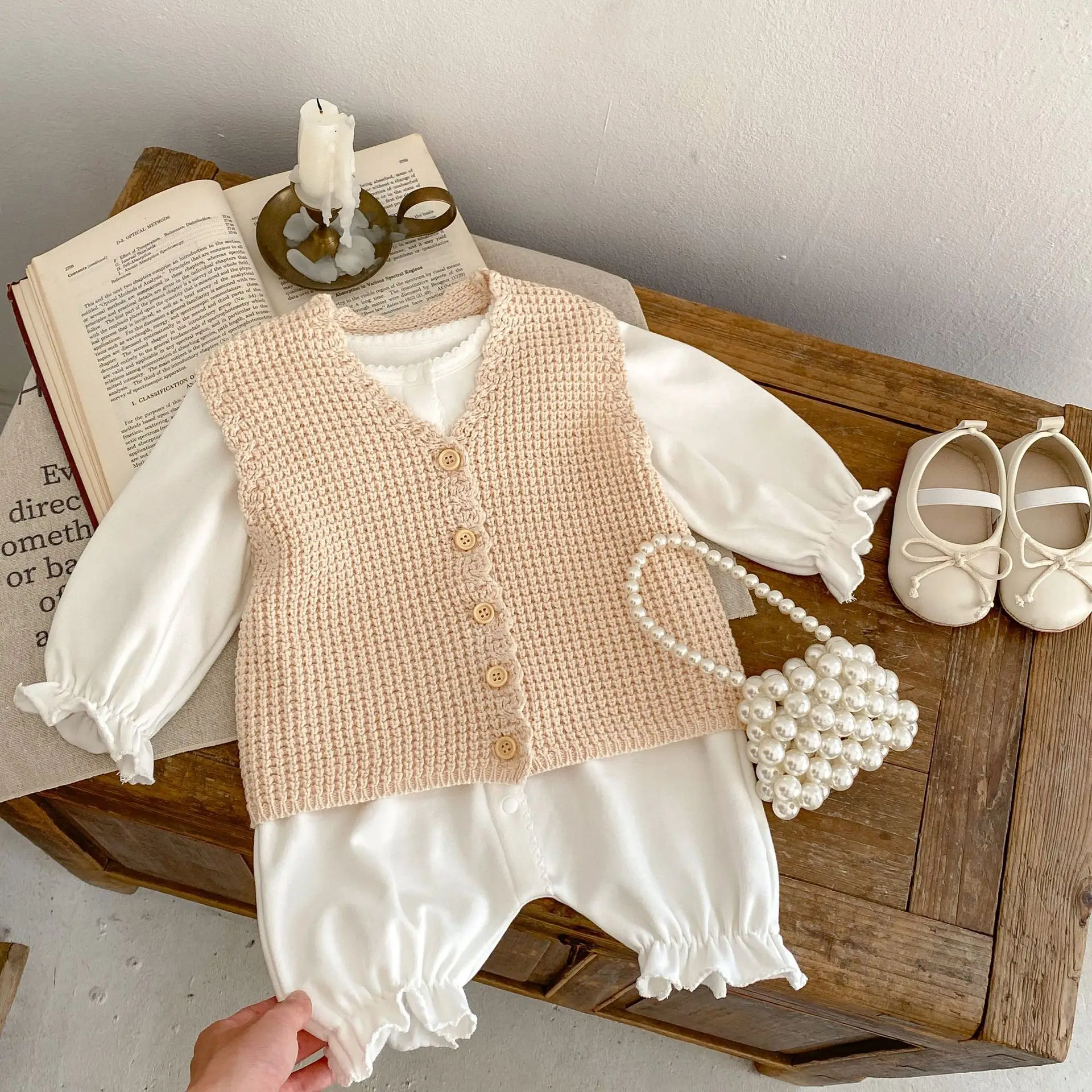 Newborn Baby Clothes Rompe 2023 Autumn One-piece Girls Puff Sleeve O-neck Classcal Solid Color All Match Simple Lace Cuff