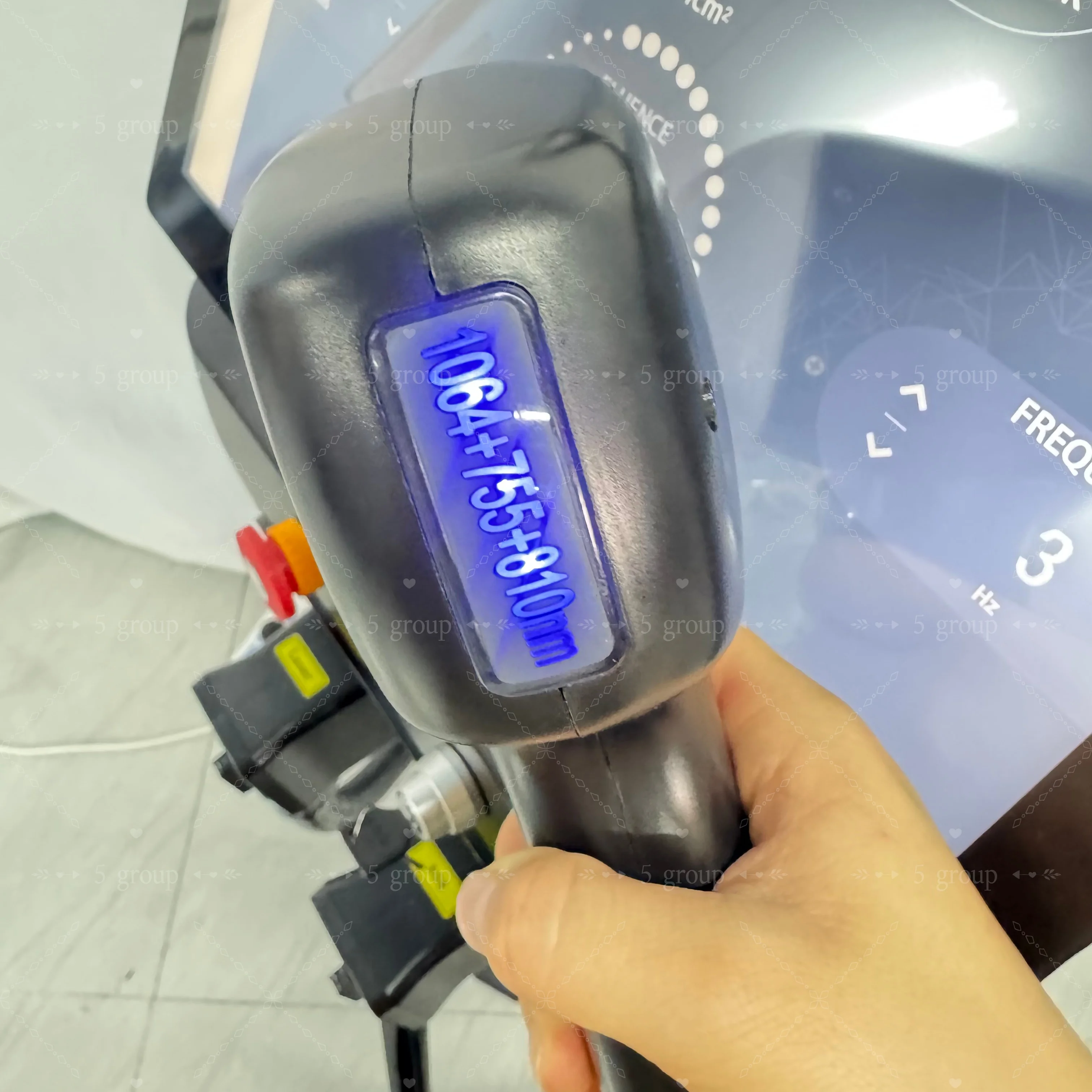 

Многофункциональный аппарат 7 в 1 Black Gold: Аква-пилинг, микродермабразия, кислородная гидротерапия для профессионального салона