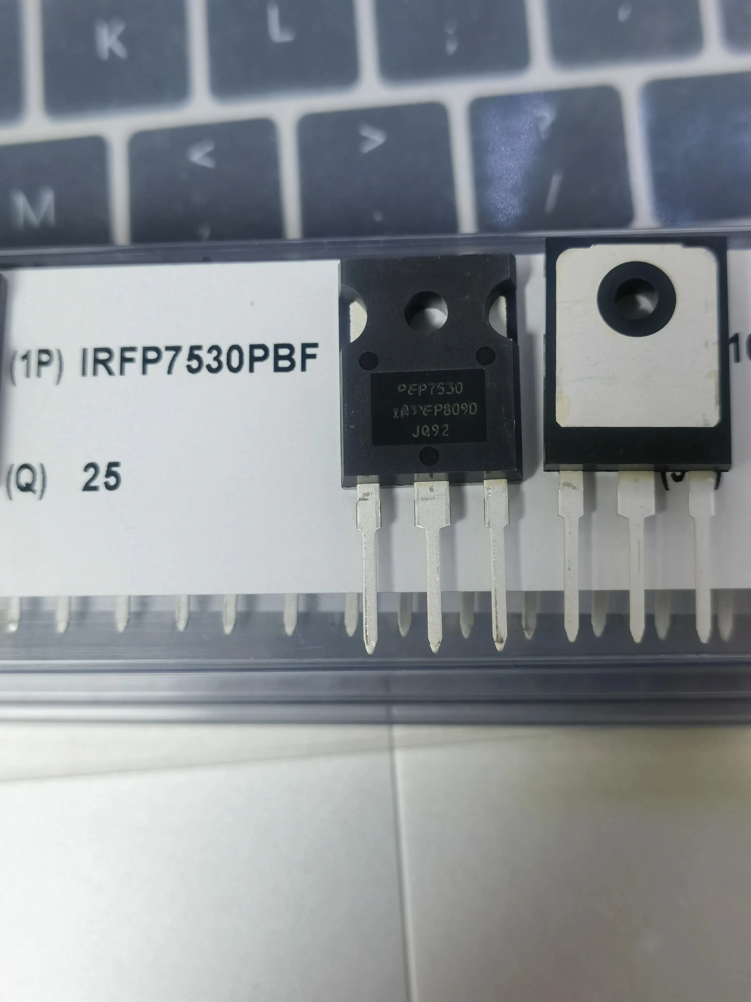 

5pcs 100% new imported original IRFB7530PBF IRFP7530PBF IRFP7530 TO-247 N-channel FET 195A 60V