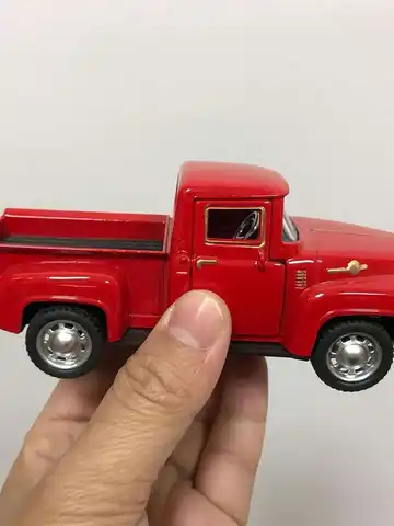 1/32 Red Metal Truck Model Vintage Alloy Mini Pull-Back Diecast Car Collection Decor Boys Children's New Year Christmas Toy Gift