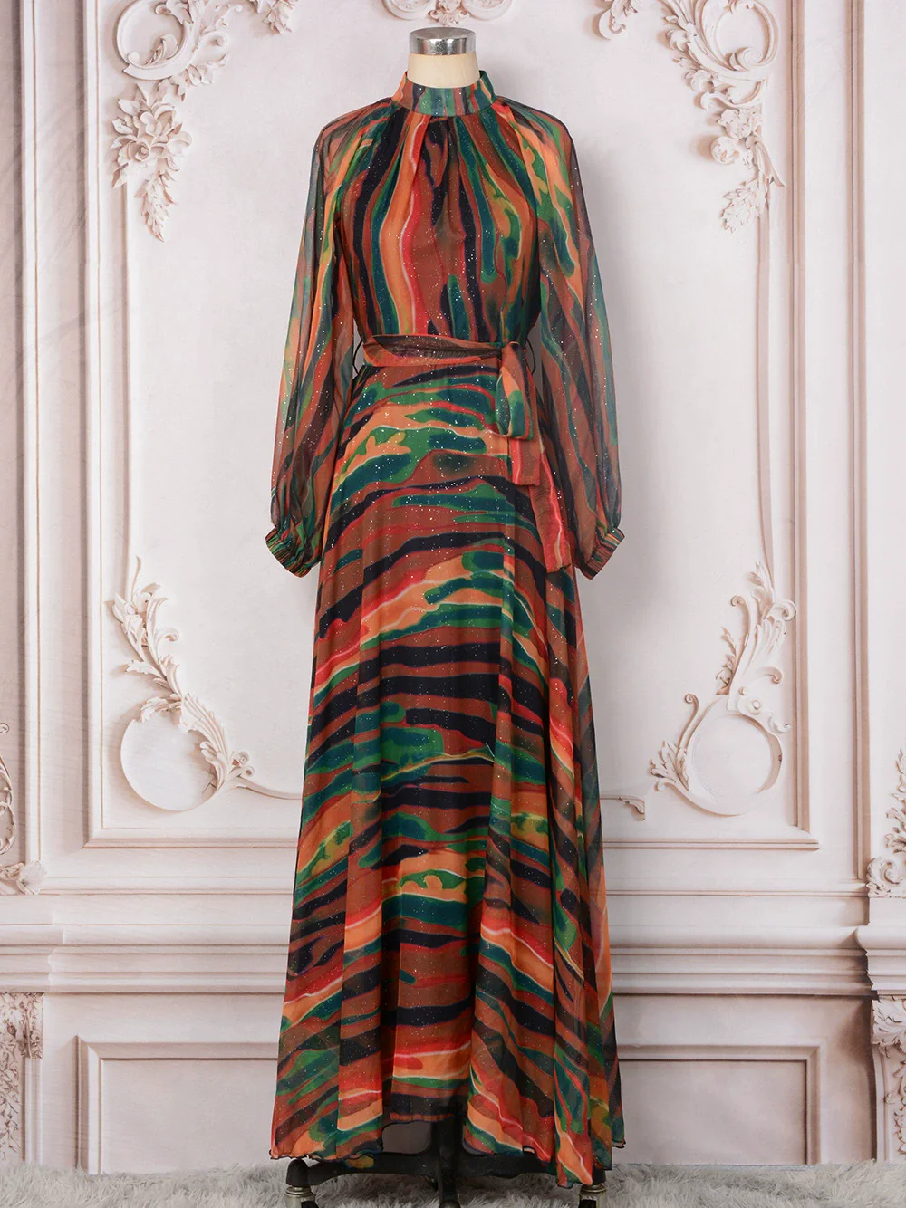 

Middle East Saudi Arabia Muslim women's dress with contrasting ribbon and pink tie, fashionable slim fit Muslim dress