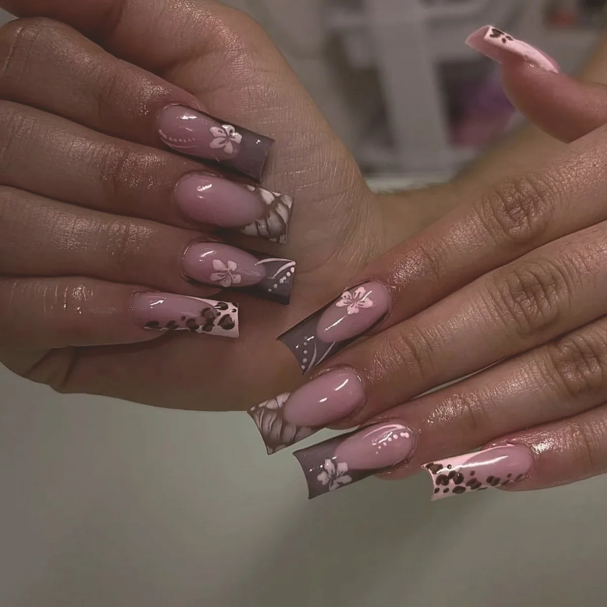 24 Uds. Diseño de diamantes de imitación de flores 3D, uñas postizas con patrón rojo, uñas postizas francesas, puntas de uñas de cobertura completa reutilizables y cuadradas largas