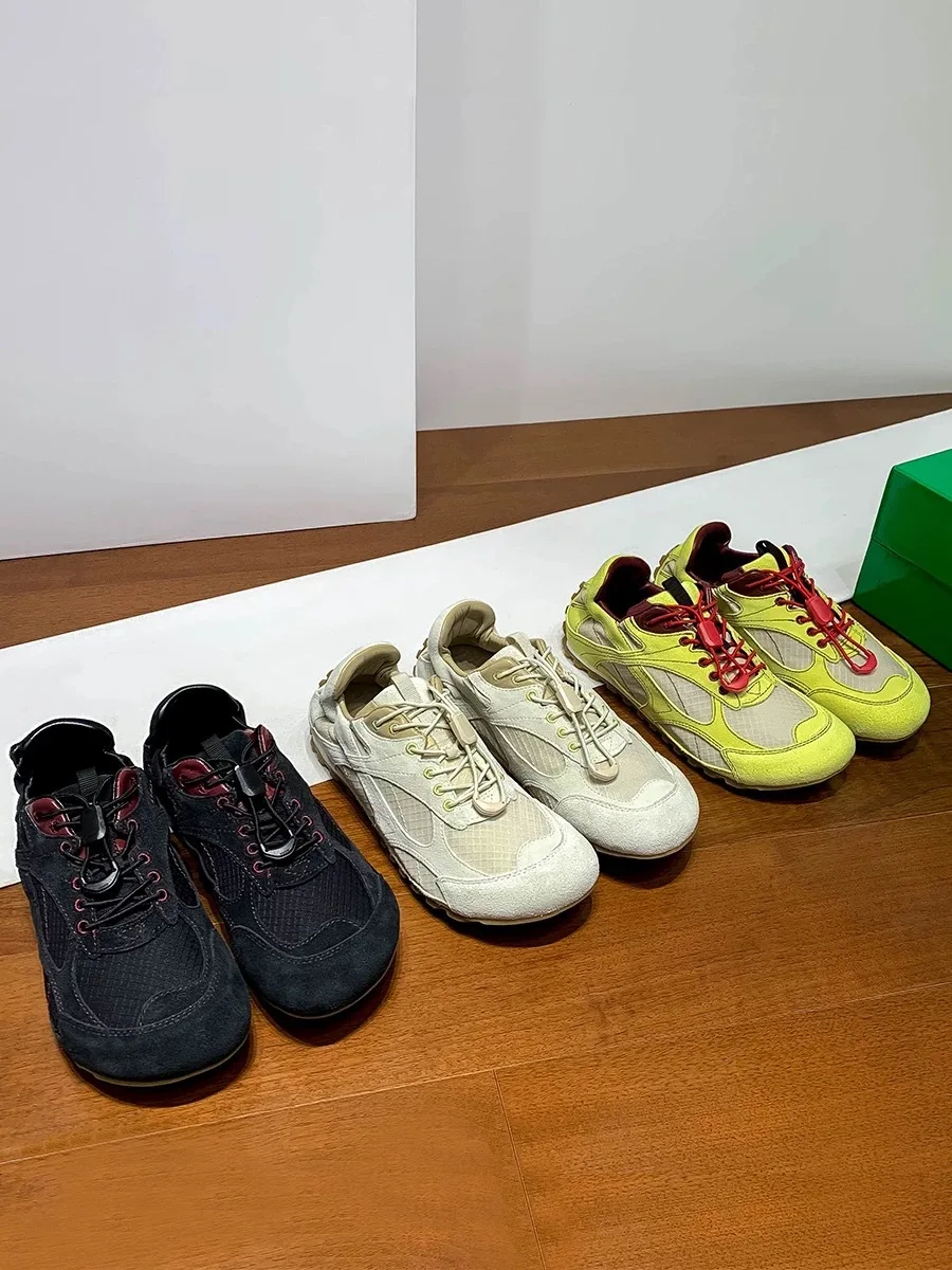 

Женские кроссовки в ретро-стиле для бега, легкий верх из нейлона и замши, подкладка из овчины, резиновая подошва, удобные для повседневной носки.