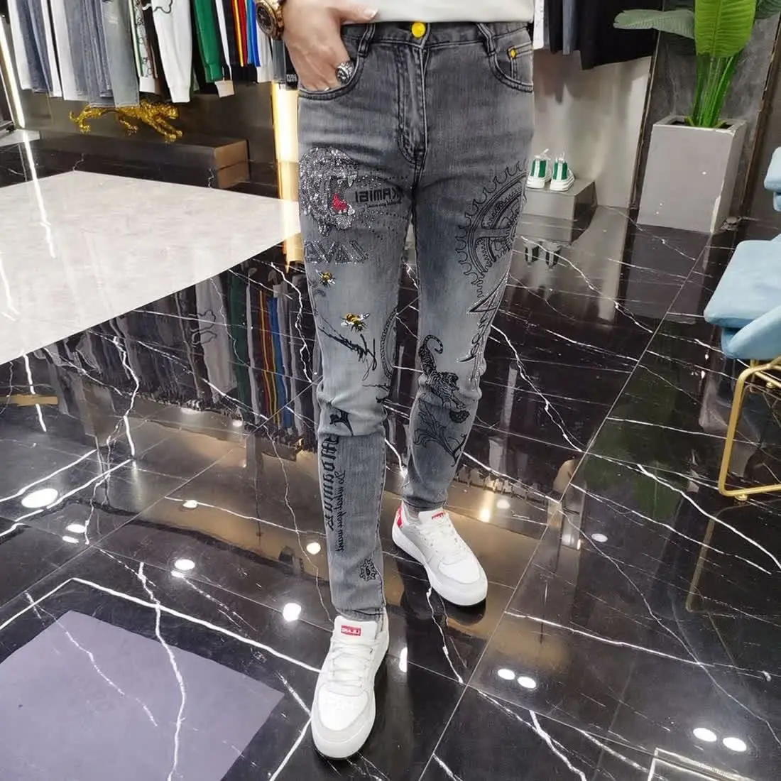 Korean Luxury Clothing Slim Denim Jeans Men Embossed Print Rhinestones Casual Men's Pants Spring Autumn Grey Skinny Jeans Man