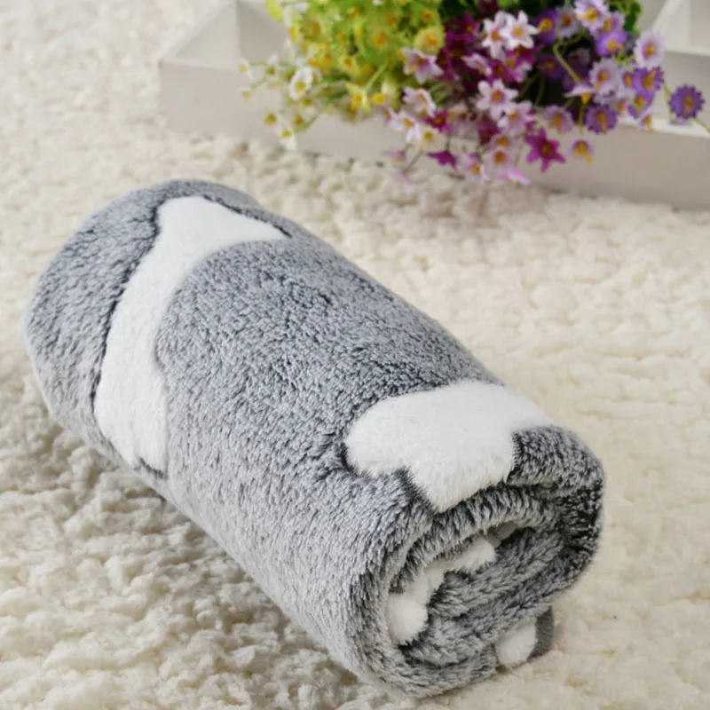 Soft And Fluffy Coral Fleece Pet Blanket Stars Bones Pattern Pet Mat Warm And Comfortable Blanket For Cat And Dogs Pet Supplies