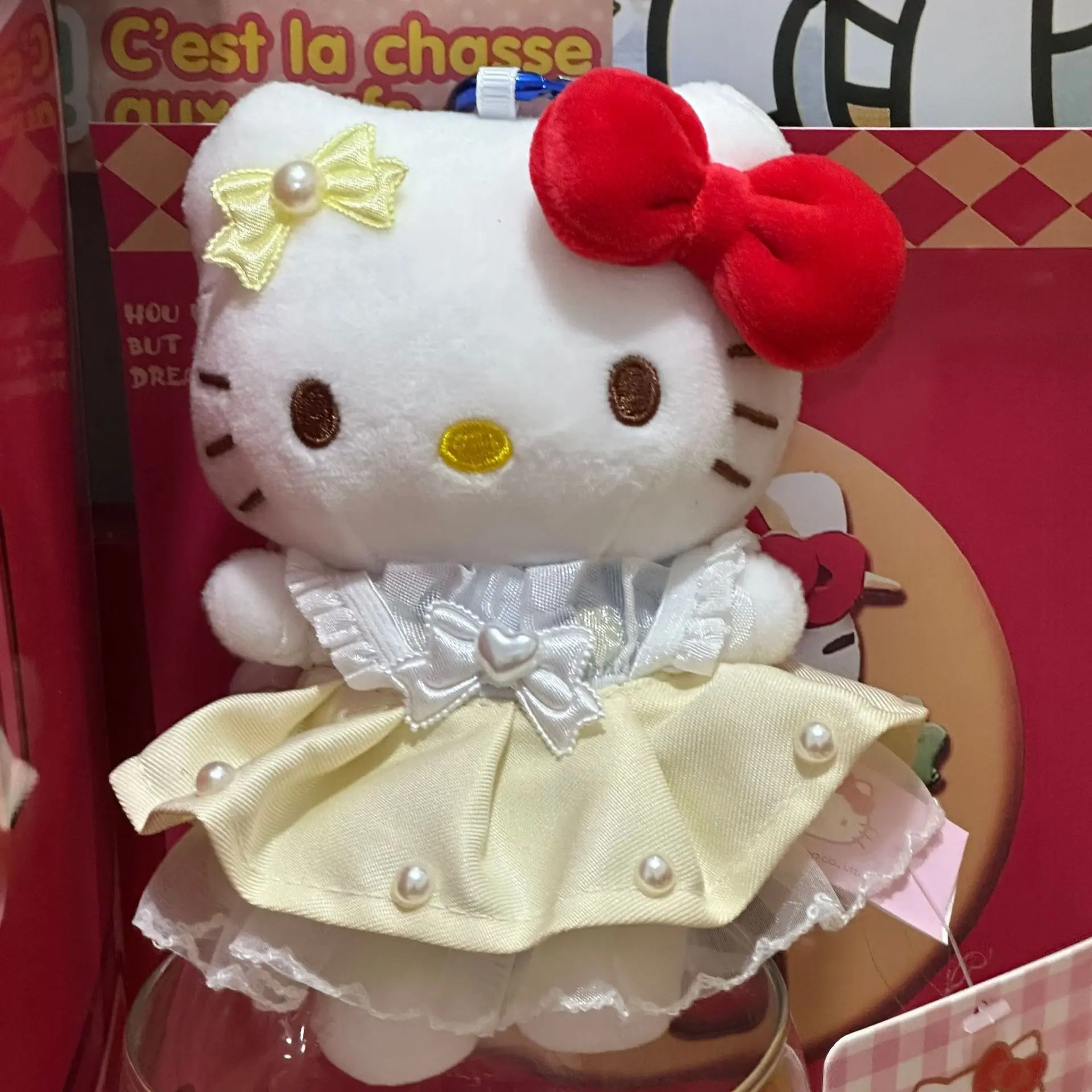

Плюшевый брелок Hello Kitty с жемчужным бантом, в желтом платье, мультяшная плюшевая кукла-подвеска для вечеринок, подарок для девочек, повседневное украшение