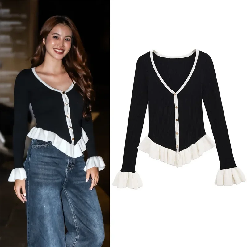 

2025 Women's Coat Autumn New Style Black and White Color-block Long Sleeve V-neck Knitted Cardigan Coat Stylish and Sexy
