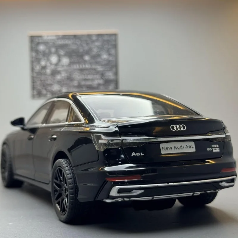 Simulation 1:24 Audi A6L Alloy Car Model Sound Light Pullback Diecast Toy Vehicl Collective Miniature Voiture Home Decoration