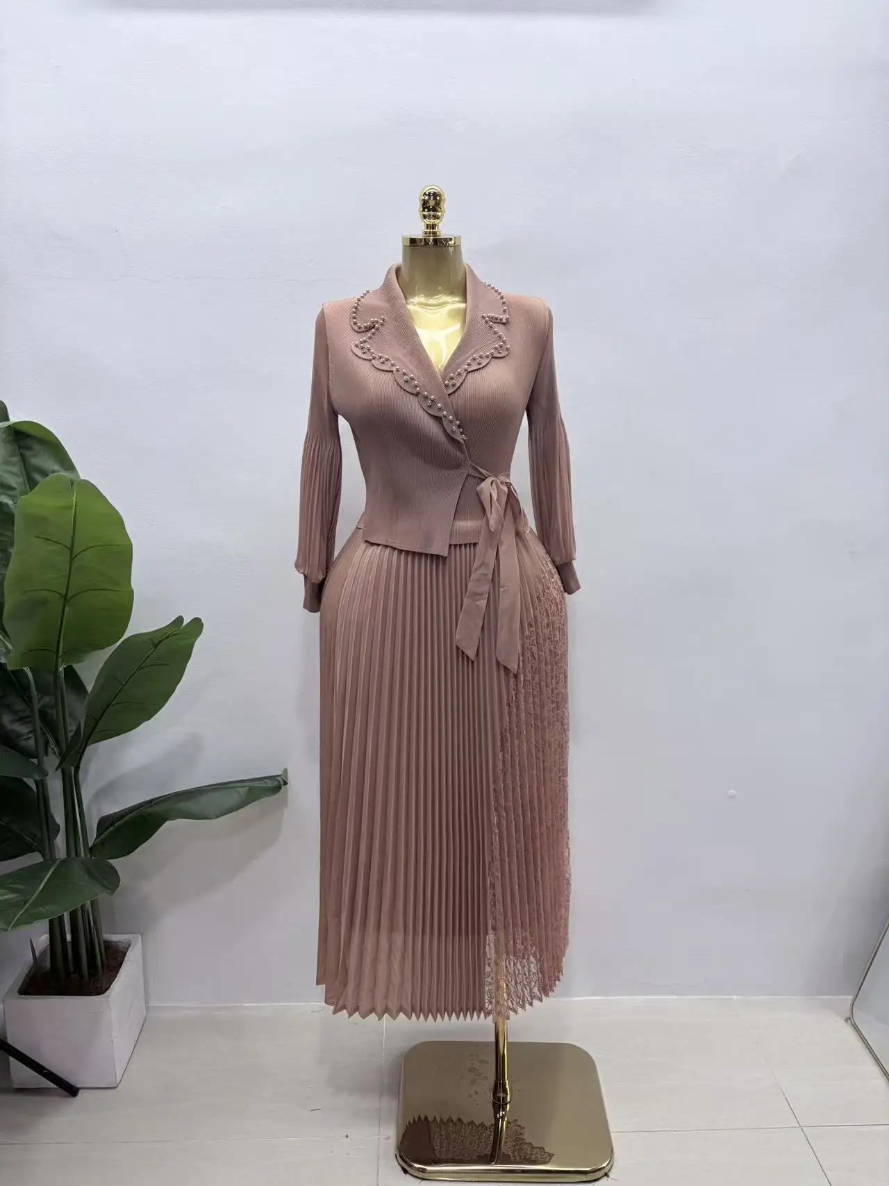 

Новое модное женское длинное платье 2026 года в стиле Мияке с эффектом помятости, африканскими вставками и бисером, элегантное, для создания особого образа