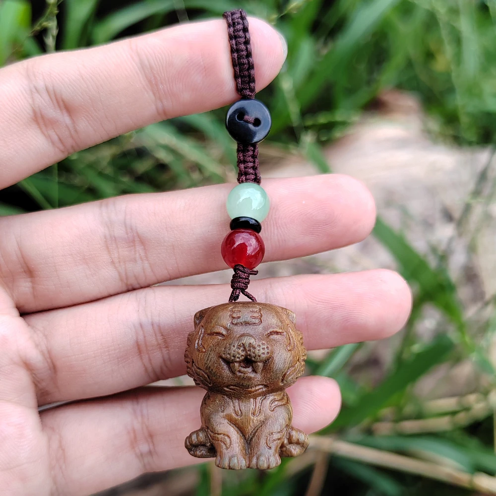 Hand-Carved Wooden Tiger Pendant, New Chinese Style, Animal Theme, Suitable for Carrying with You, Keychain, Halloween Decoration, Holiday Decoration, Hanging Decoration, New Year Gift, Birthday Gift