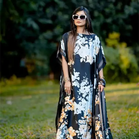 La Malasia ofrece una variedad de batas holgadas de moda para mujeres musulmanas también como vestidos árabes paquistaníes