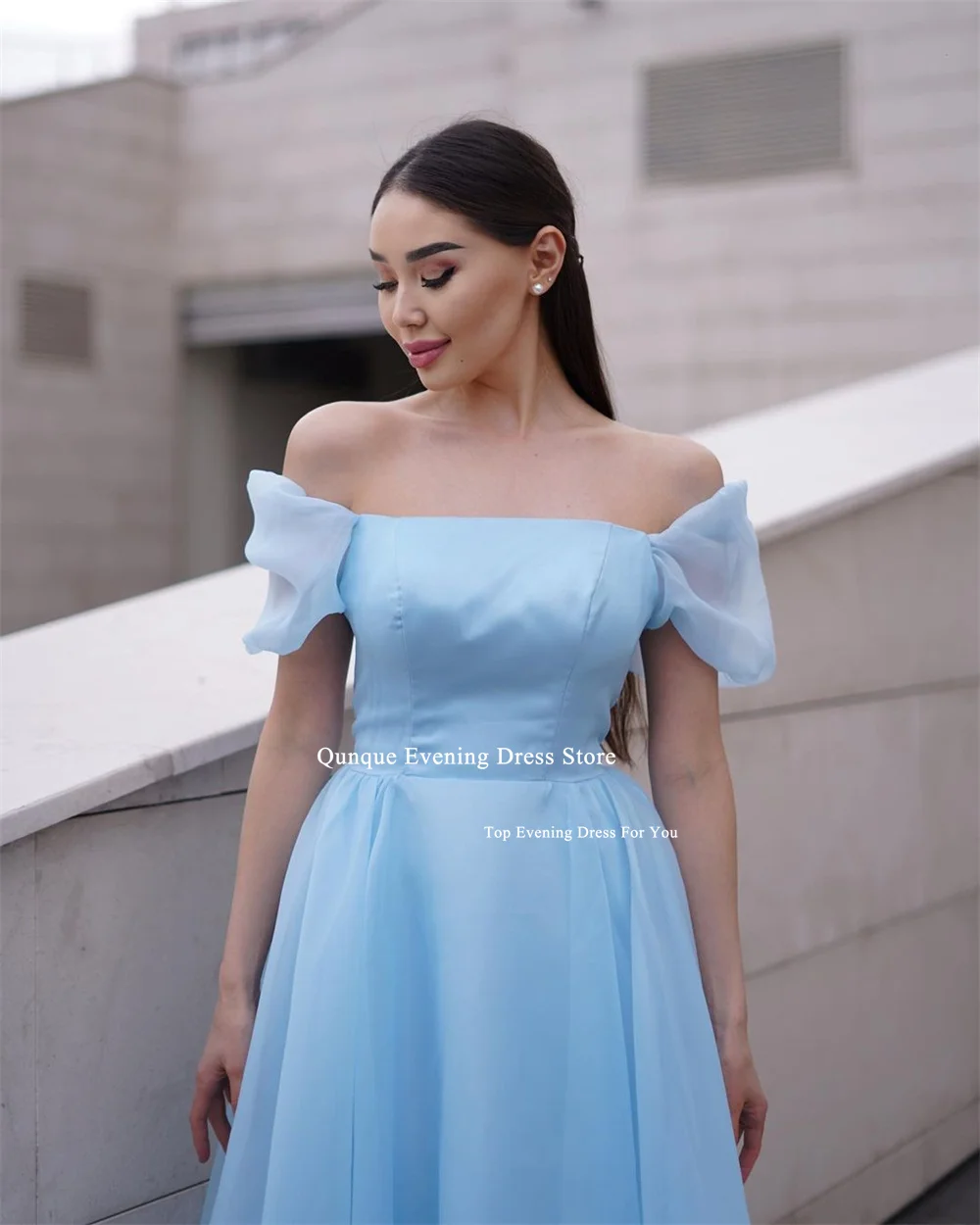 Qunque แขนสั้นชุดราตรีสาย Sky Blue Tulle Celebrity Gowns ที่กําหนดเองชุดอาหารค่ําผู้หญิง Elegant Robes De Soirée