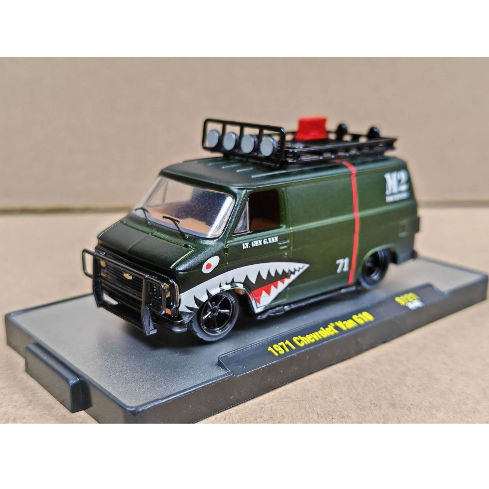 M2 Machines 1/64 1971 Van G10 Green S121 Die-cast Alloy Car Model Collection Display Child Gift